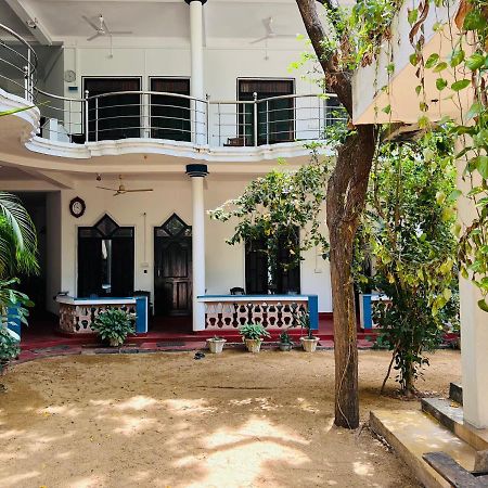 Sea Rock Beach Hotel Arugam Kudah Eksteriør bilde