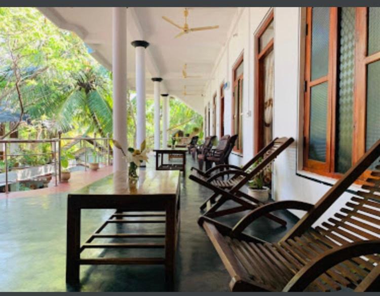 Sea Rock Beach Hotel Arugam Kudah Eksteriør bilde